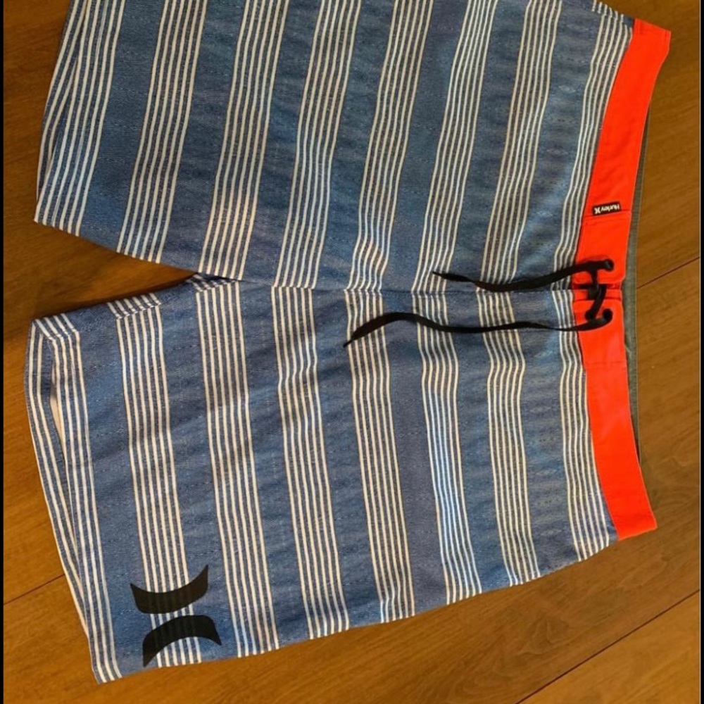 Men’s swim trucks